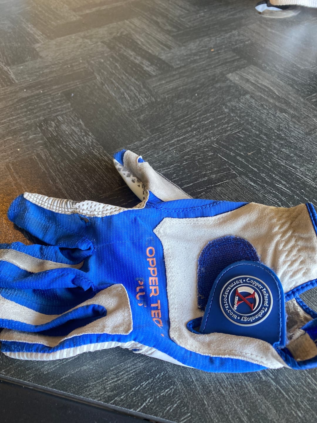 Customer photo review of Copper Tech Plus Men's Golf Gloves [Worn on Left Hand]