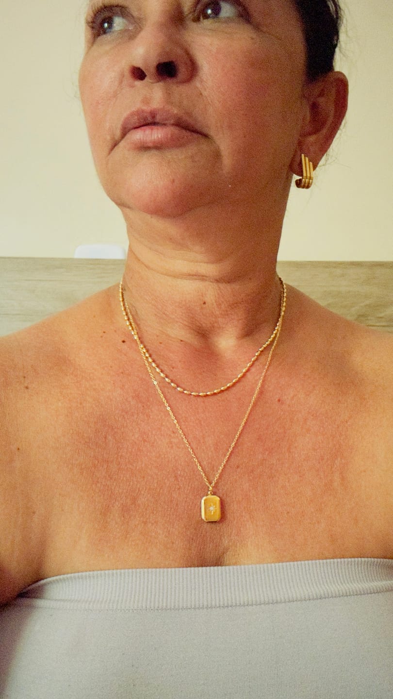 Customer photo review of Colar Duplo Santorini Banhado em Ouro 18k