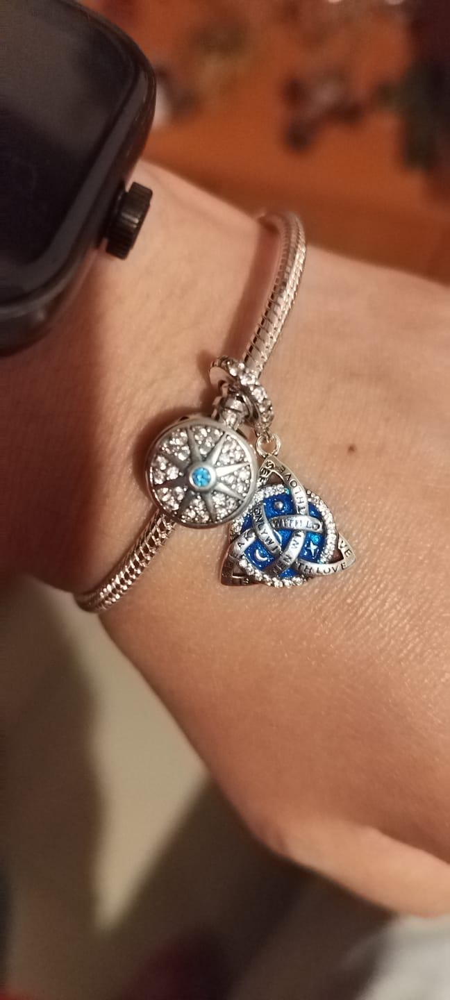Customer photo review of Charm Nudo Celta de Astrologia