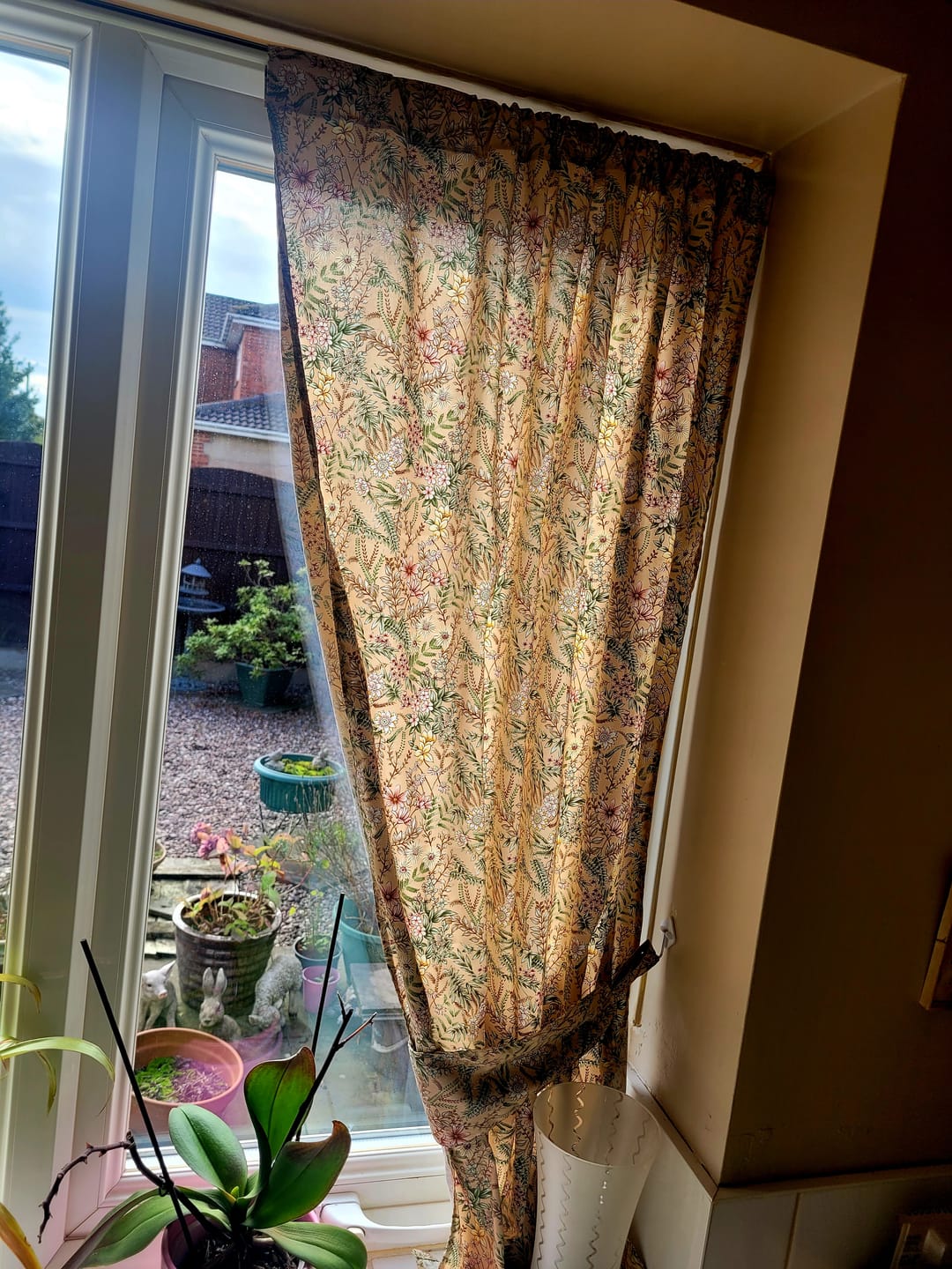 Customer photo review of Colourful Abstract Floral Rose & Hubble Cotton Poplin Fabric