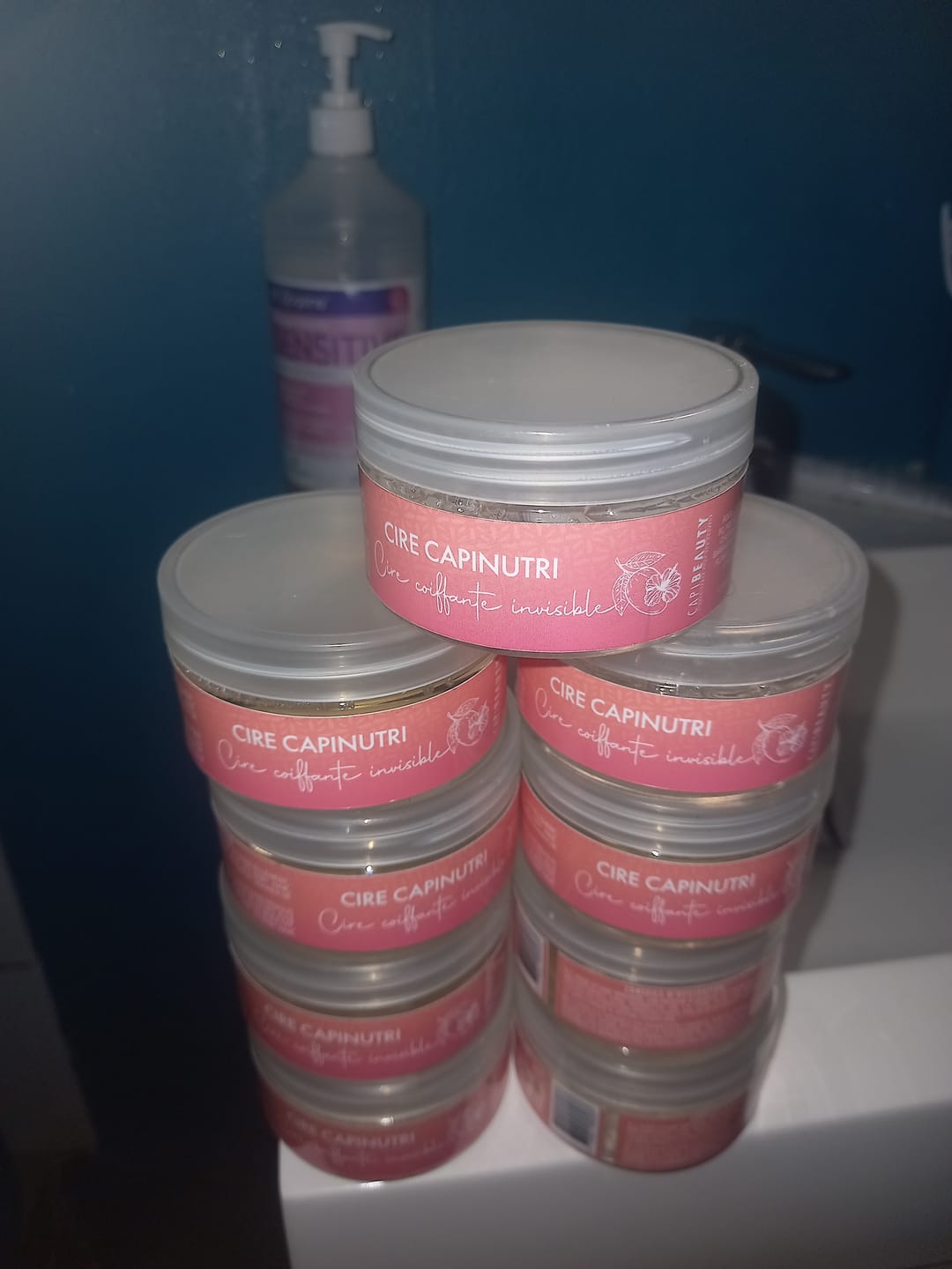 Customer photo review of Cire coiffante CAPINUTRI naturelle nourrissante sans résidus ni trace blanche