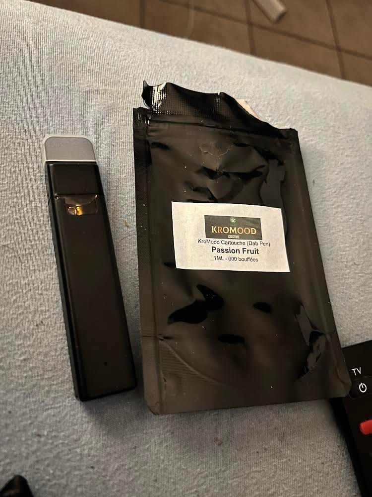 Customer photo review of KroMood Cartouche (Dab Pen) de HHC - Passion Fruit - 95% HHC/1000MG - 1ML - 600 bouffées