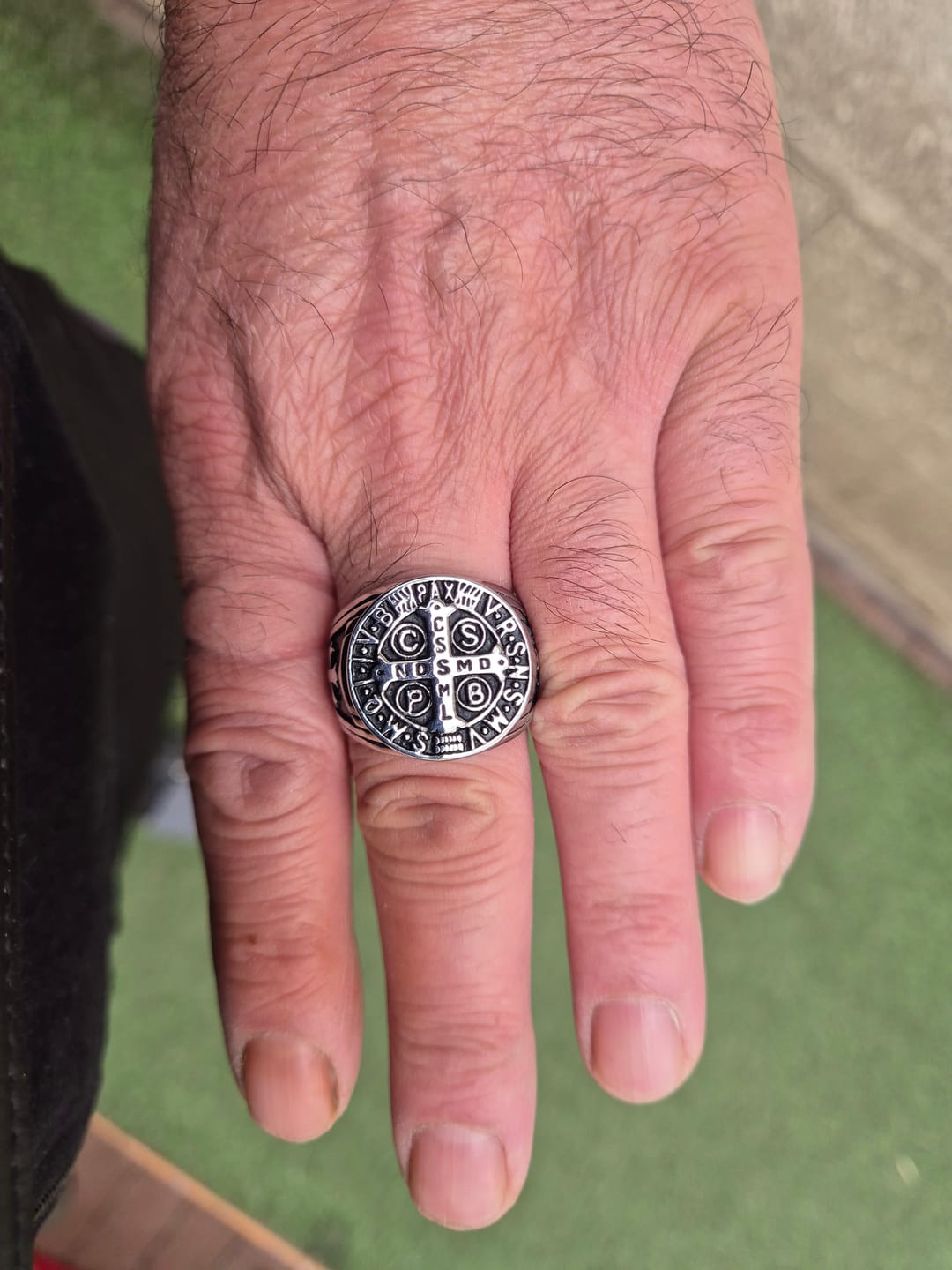 Customer photo review of Bague de l'Ordre des Bénédictins
