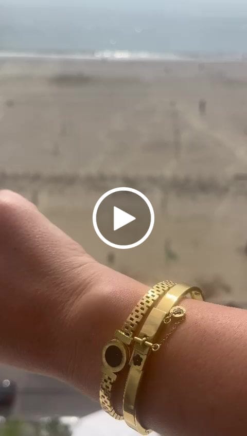 Customer video review of Bracelete Hera Pedra Onix Banhado em Ouro 18K