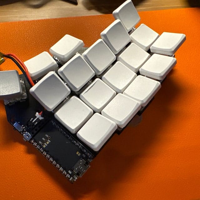 Customer photo review of Kailh Choc v1 Tilters adapters (10 Pack)
