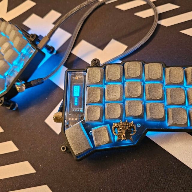 Customer photo review of DES Keycap Set, ergonomic sculpted keycaps