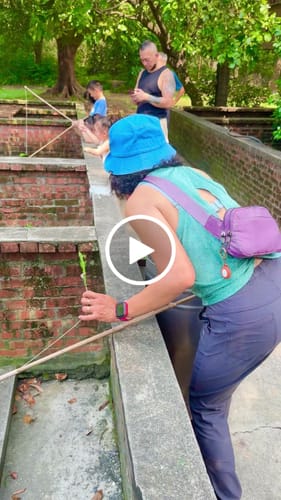 Customer video review of 5 Zipper Pockets Purse Fanny Packs with Card Slots 2L