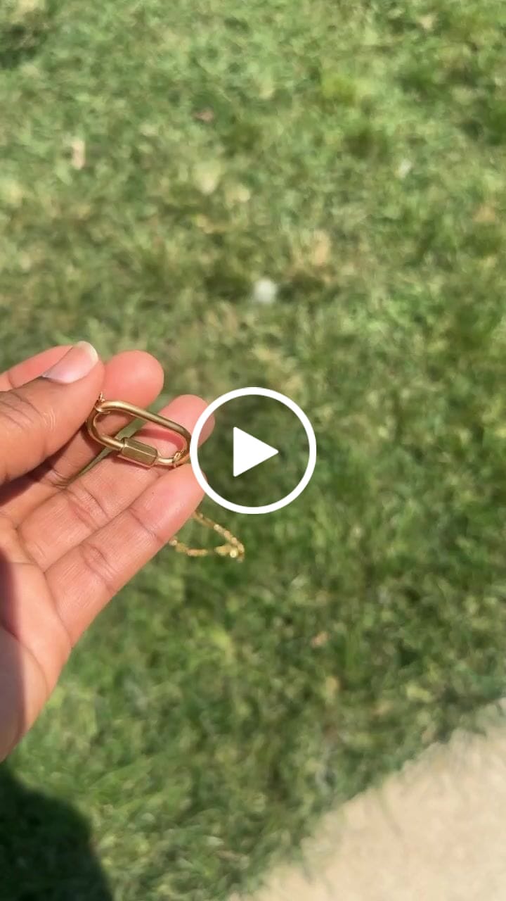 Customer video review of Paperclip Chain