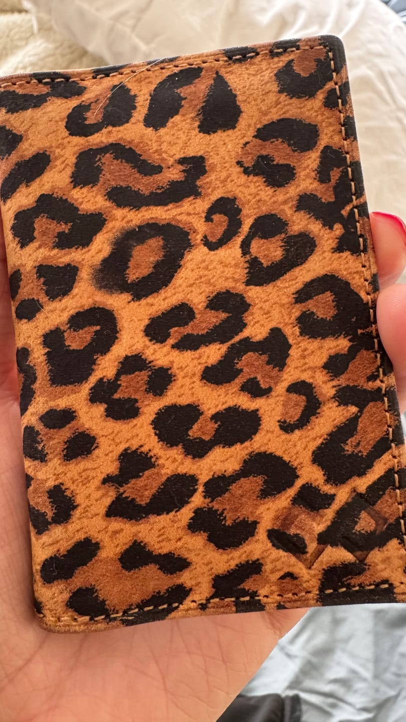 Customer photo review of Tarjetero Clásico