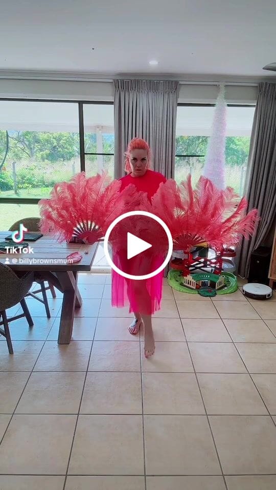 Customer video review of Custom color Single layer Feather fan 25"x 45"