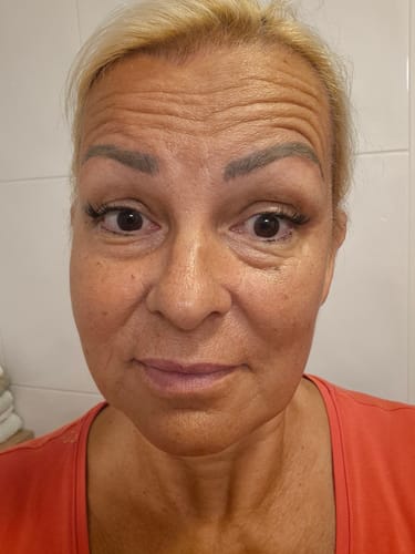 Customer photo review of BOND GIRL Wimpernkleber transparent