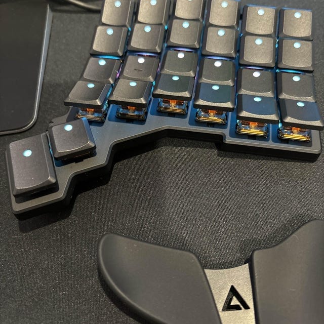 Customer photo review of Keycap Tilting Kit