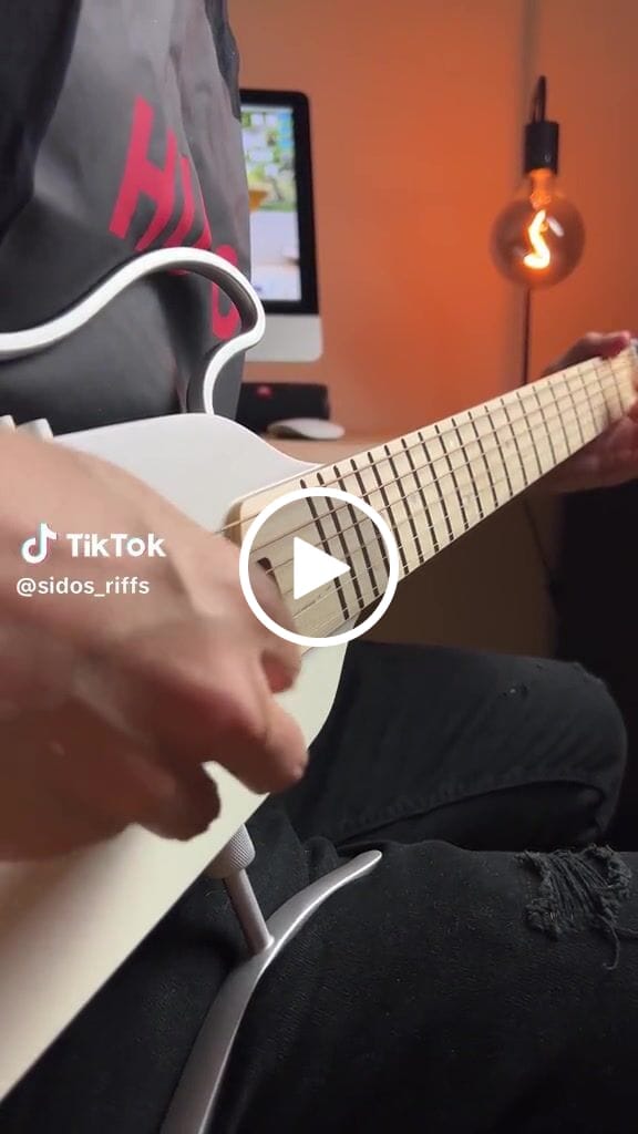 Customer video review of Donner HUSH-I Pro Guitare Modes sonores multiples Guitare de voyage portable