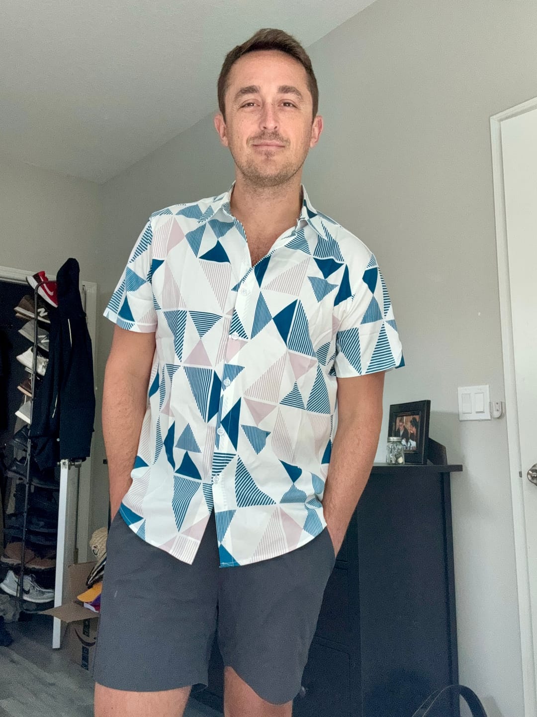 Customer photo review of Men's Casual Art Blue and White Triangle Geometric Print Short Sleeve Summer Beach Button Up Shirt