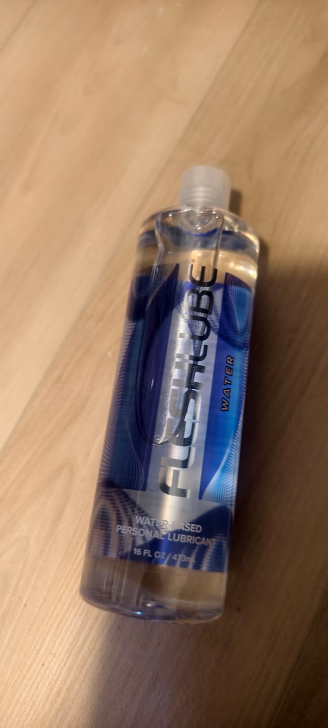 Customer photo review of Fleshlube Water (16 oz)