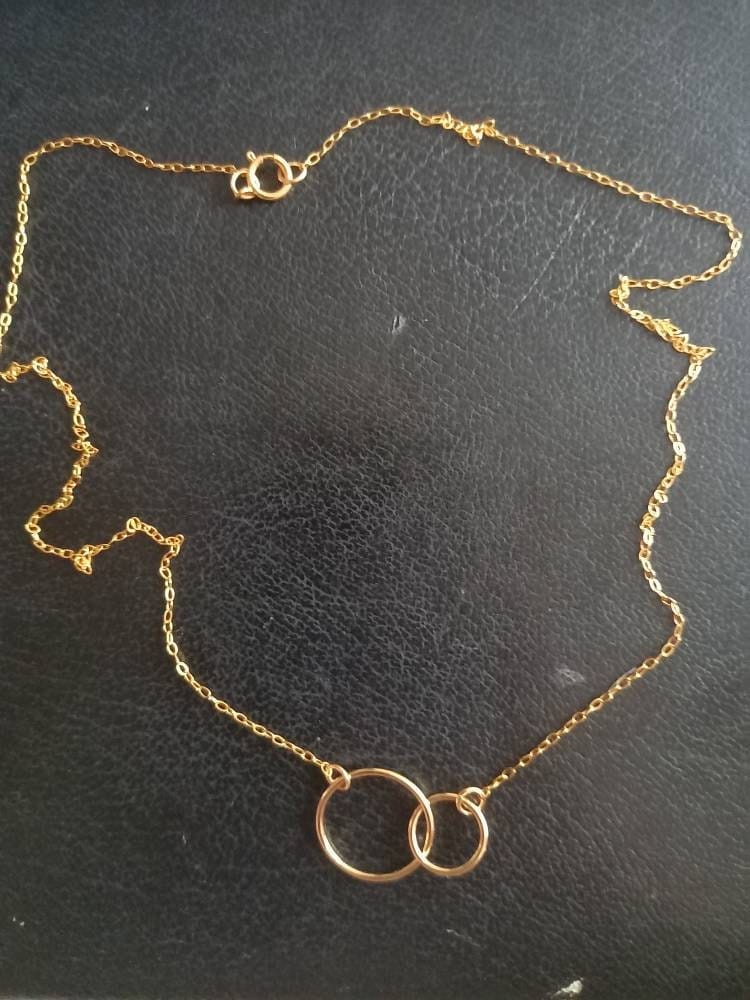 Customer photo review of 14K Gold Interlocking Rings Necklace
