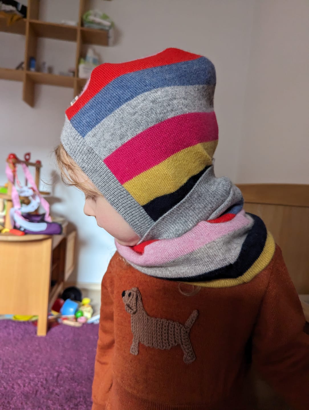 Customer photo review of Upcycling Kaschmir Kapuzenschal Rot