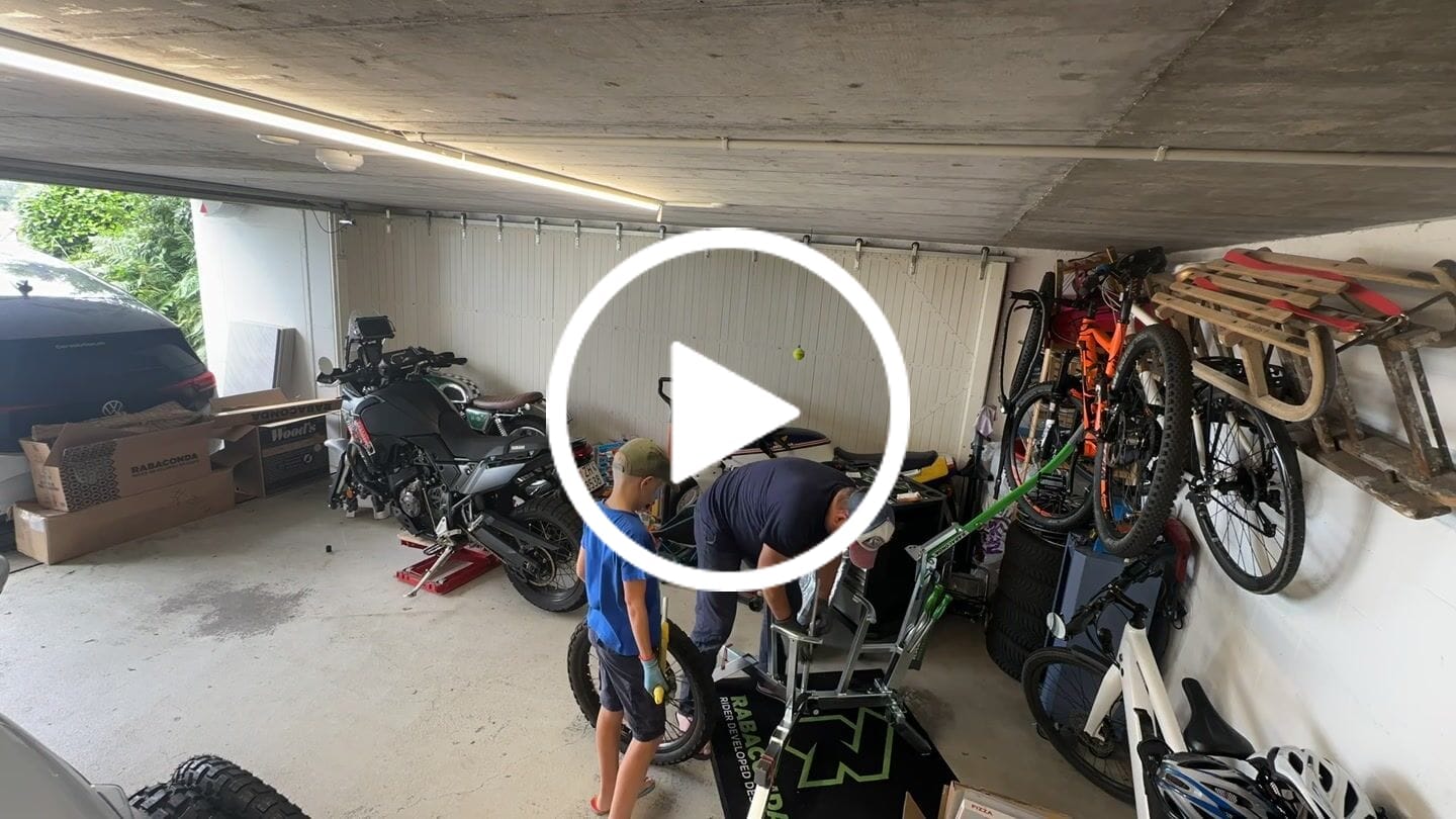 Customer video review of Rabaconda Dirt Bike Tire Changer