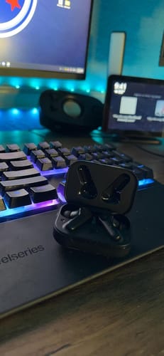 Customer photo review of Donner Dobuds ONE 完全ワイヤレスイヤホン ウルトラノイズキャンセリング マルチポイント接続 最大32時間再生 急速充電 防水IPX4 音声アシスタント Siri対応 音楽放送/通学/通勤/ジム/プレゼントBluetooth 5.2