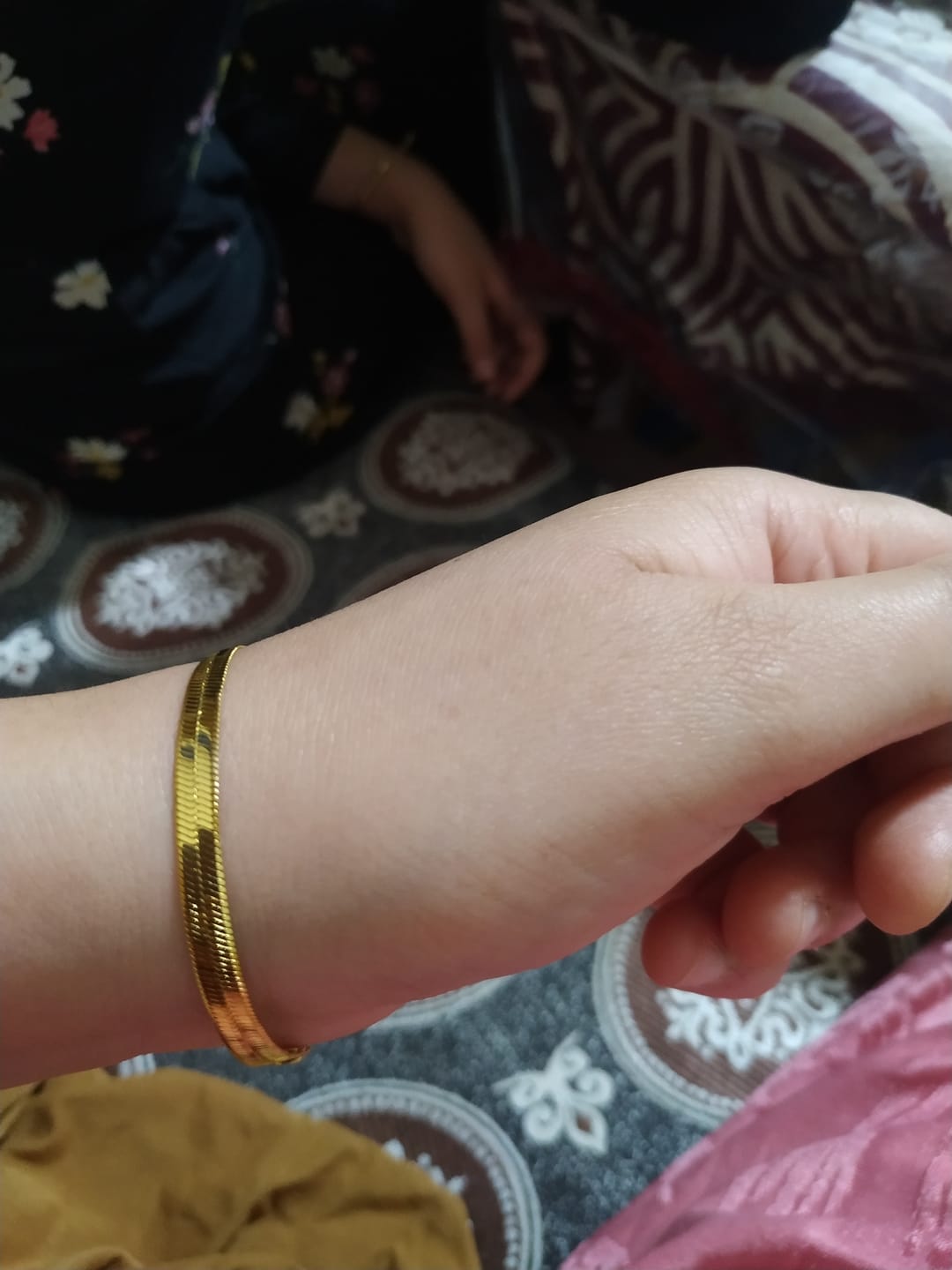 Customer photo review of Snake Skin Armband | 18K vergoldet