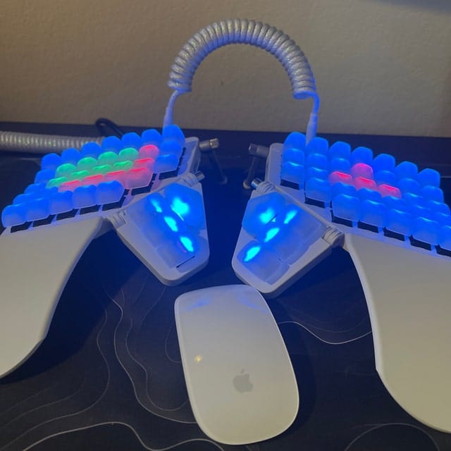 Customer photo review of DES Keycap Set, ergonomic sculpted keycaps