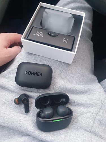 Customer photo review of Donner Dobuds ONE 完全ワイヤレスイヤホン ウルトラノイズキャンセリング マルチポイント接続 最大32時間再生 急速充電 防水IPX4 音声アシスタント Siri対応 音楽放送/通学/通勤/ジム/プレゼントBluetooth 5.2