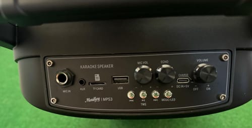 Customer photo review of Moukey ワイヤレスマイク スピーカーセット PAセット 軽量 6.5インチサブウーファー Bluetooth対応 充電式 UHFマイク2本 録音MP3/USB/TF ポータブルスピーカー 屋内 家庭用 カラオケ 街頭スピーチ 会議 学校行事に最適 MPS3