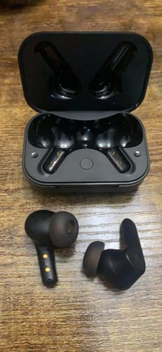 Customer photo review of Donner Dobuds ONE 完全ワイヤレスイヤホン ウルトラノイズキャンセリング マルチポイント接続 最大32時間再生 急速充電 防水IPX4 音声アシスタント Siri対応 音楽放送/通学/通勤/ジム/プレゼントBluetooth 5.2