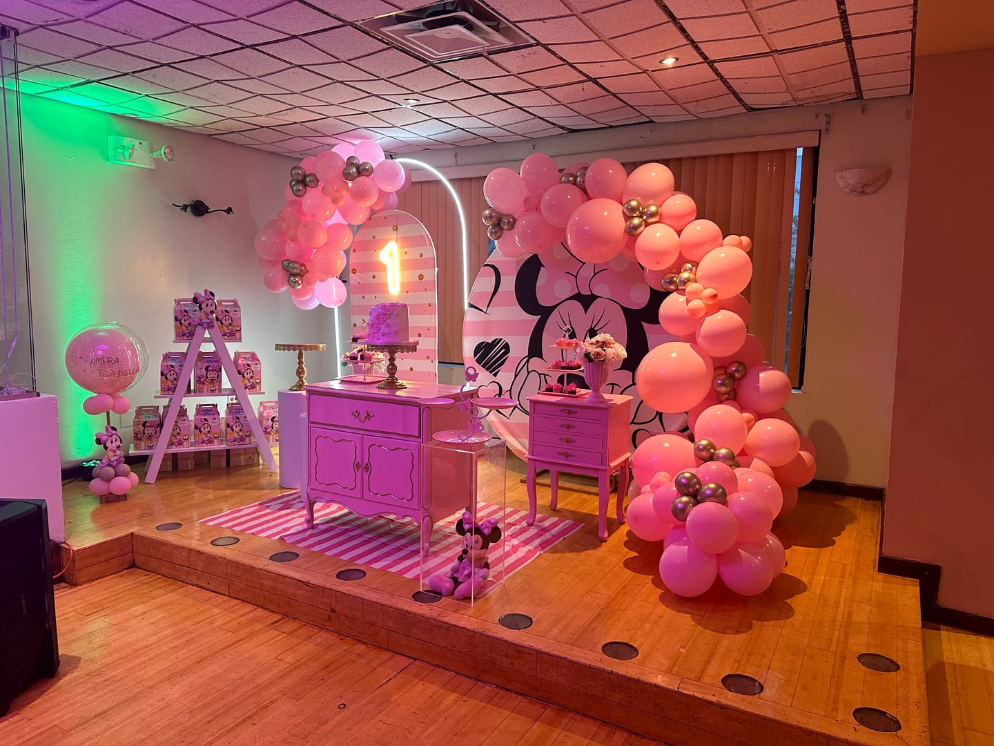 Customer photo review of Custom birthday party decoration round circle backdrop cover plinth cylinder pedestal cloth cover