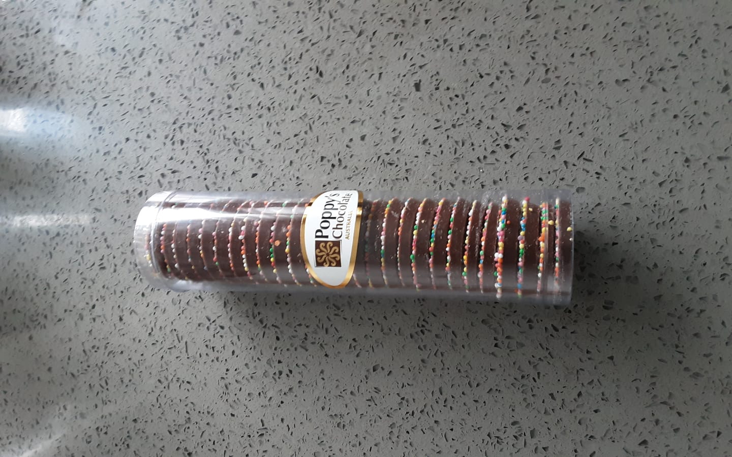 Customer photo review of Sprinkles Milk Chocolate Regular size 27/cylinder