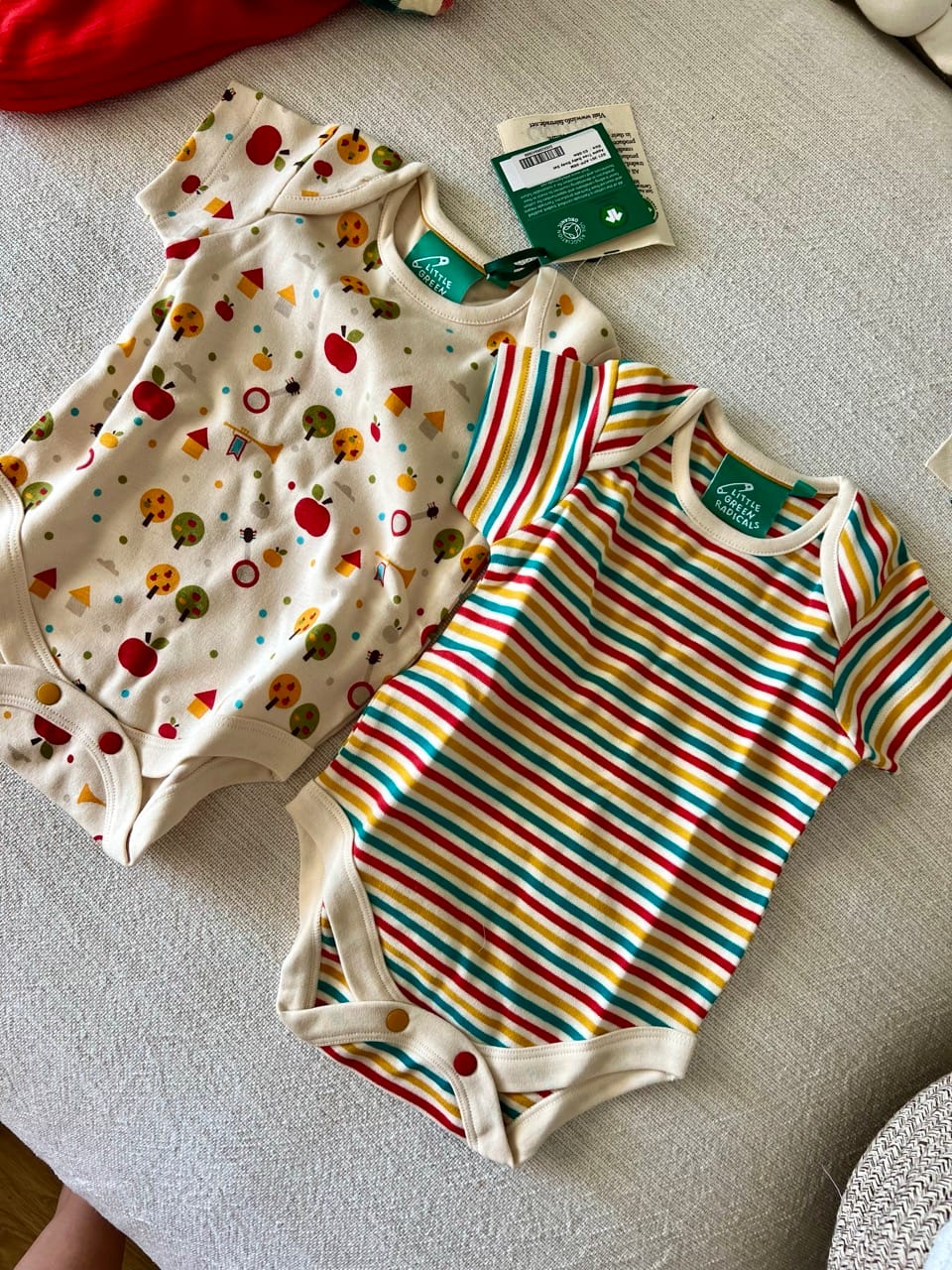 Customer photo review of Apple Trees Organic Baby Bodies Set - 2 Pack