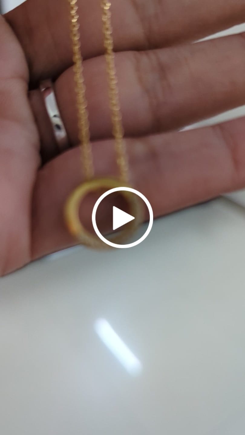 Customer video review of Gold Halo Necklace