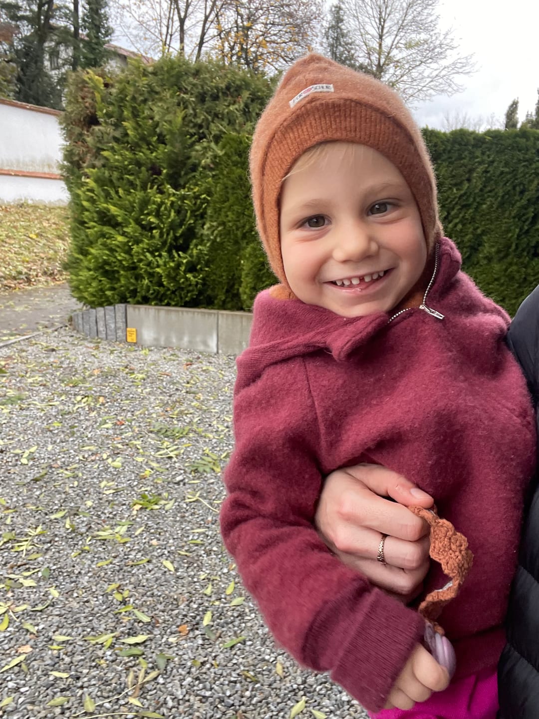 Customer photo review of Upcycling Kaschmir Kapuzenschal Rot
