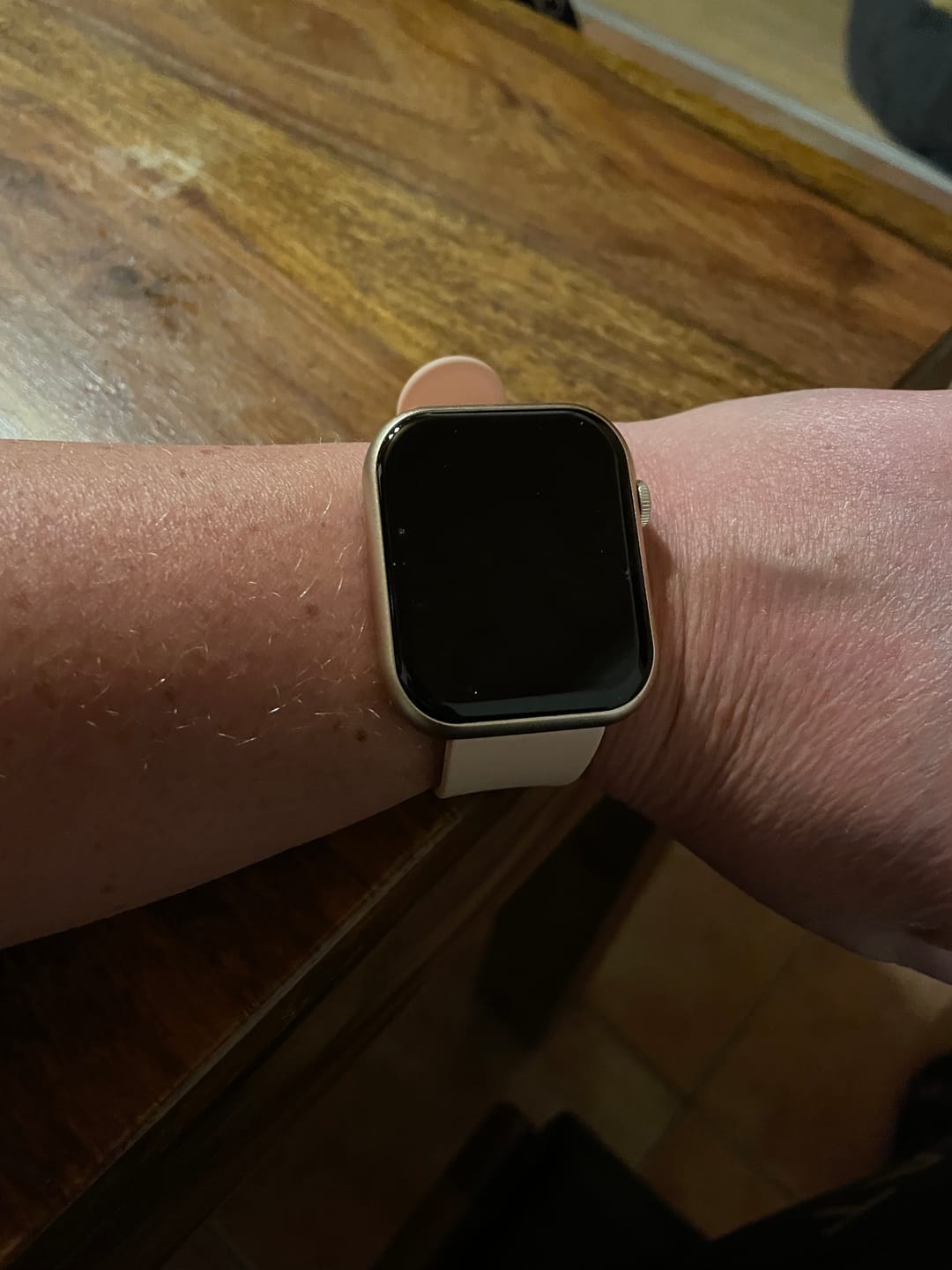 Customer photo review of Top Performance Smartwatch mit Gesundheitstracking / IP67 Wasserdichtigkeit / 35 Tage Akkulaufzeit / 100 Sportmodi
