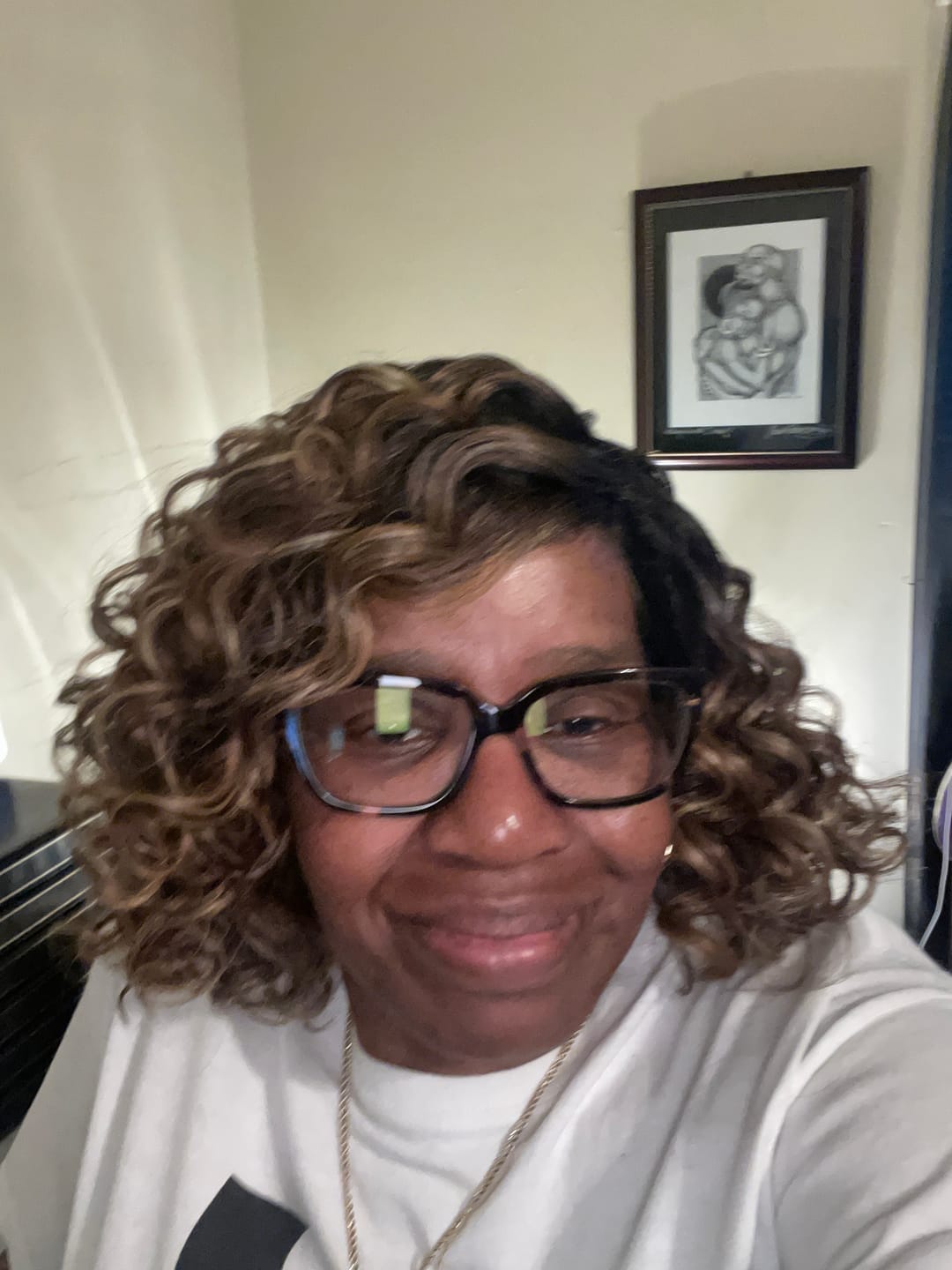 Customer photo review of Outre Melted Hairline Swirlista Glueless HD Lace Front Wig - SWIRL 107 - 5" C-Shape Parting