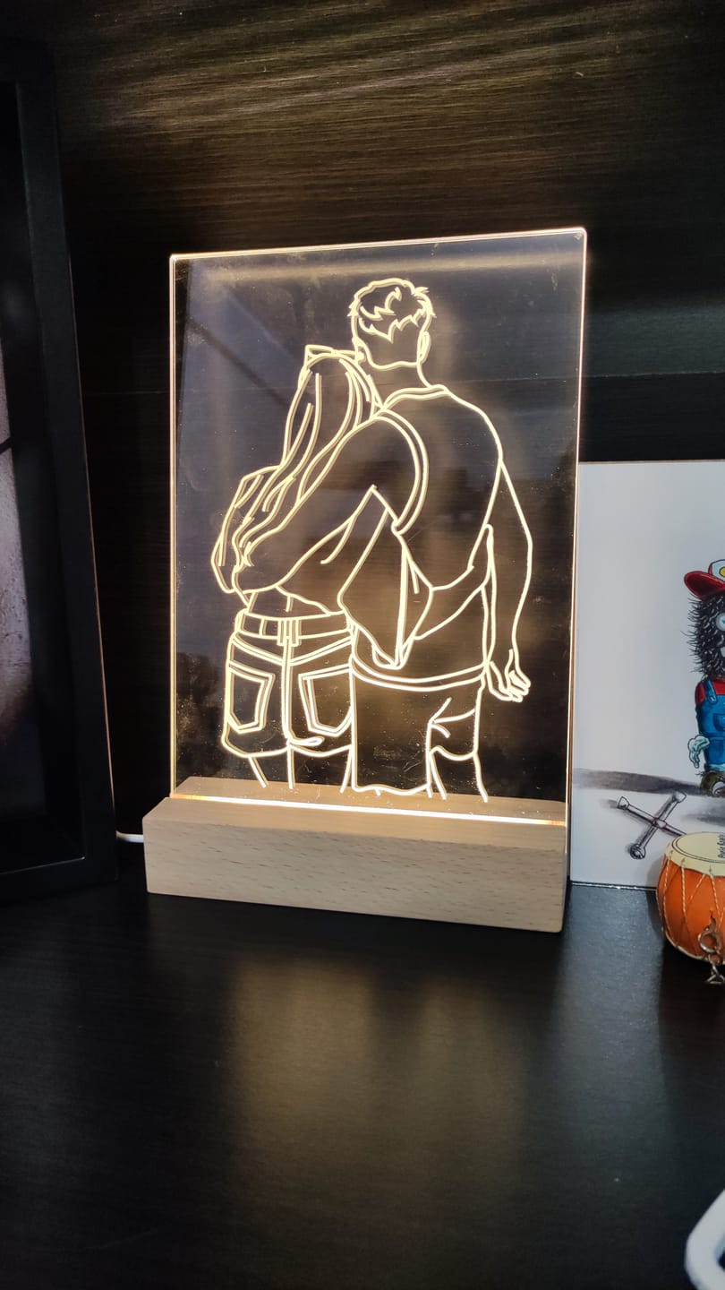 Customer photo review of Lâmpada Retrato Line Art Personalizado
