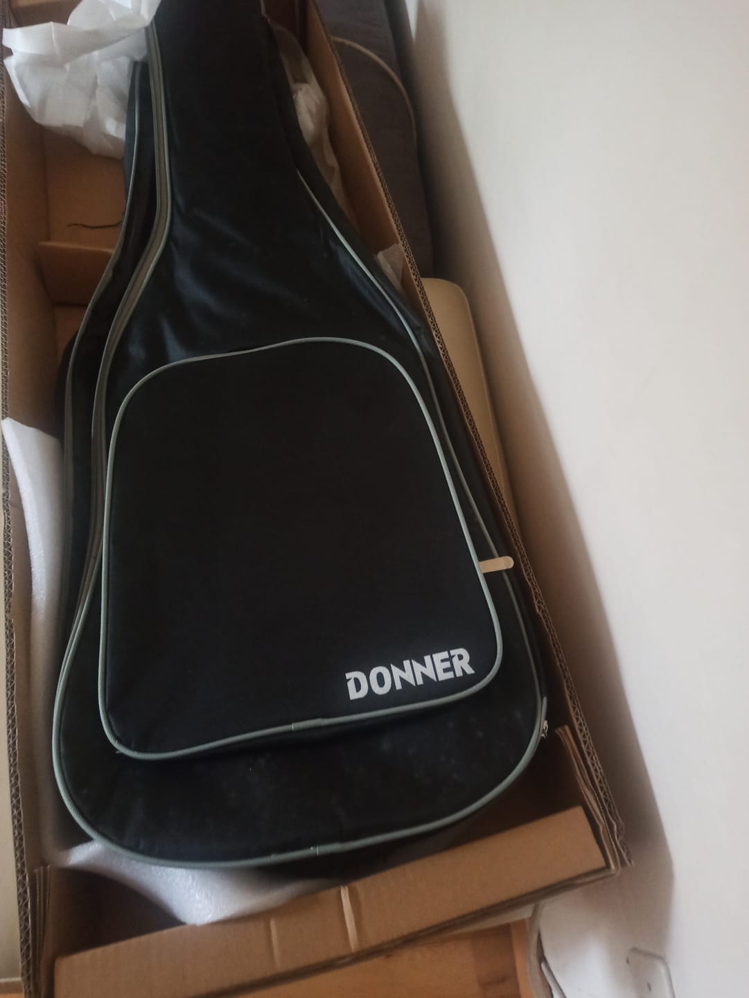 Customer photo review of Donner DST-152 Guitare électrique set débutant ST Type