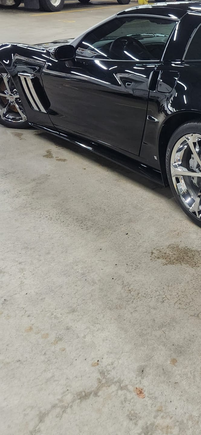 Customer photo review of Corvette C6 Grand Sport / Z06 / ZR1 Side Skirts Rocker Panels