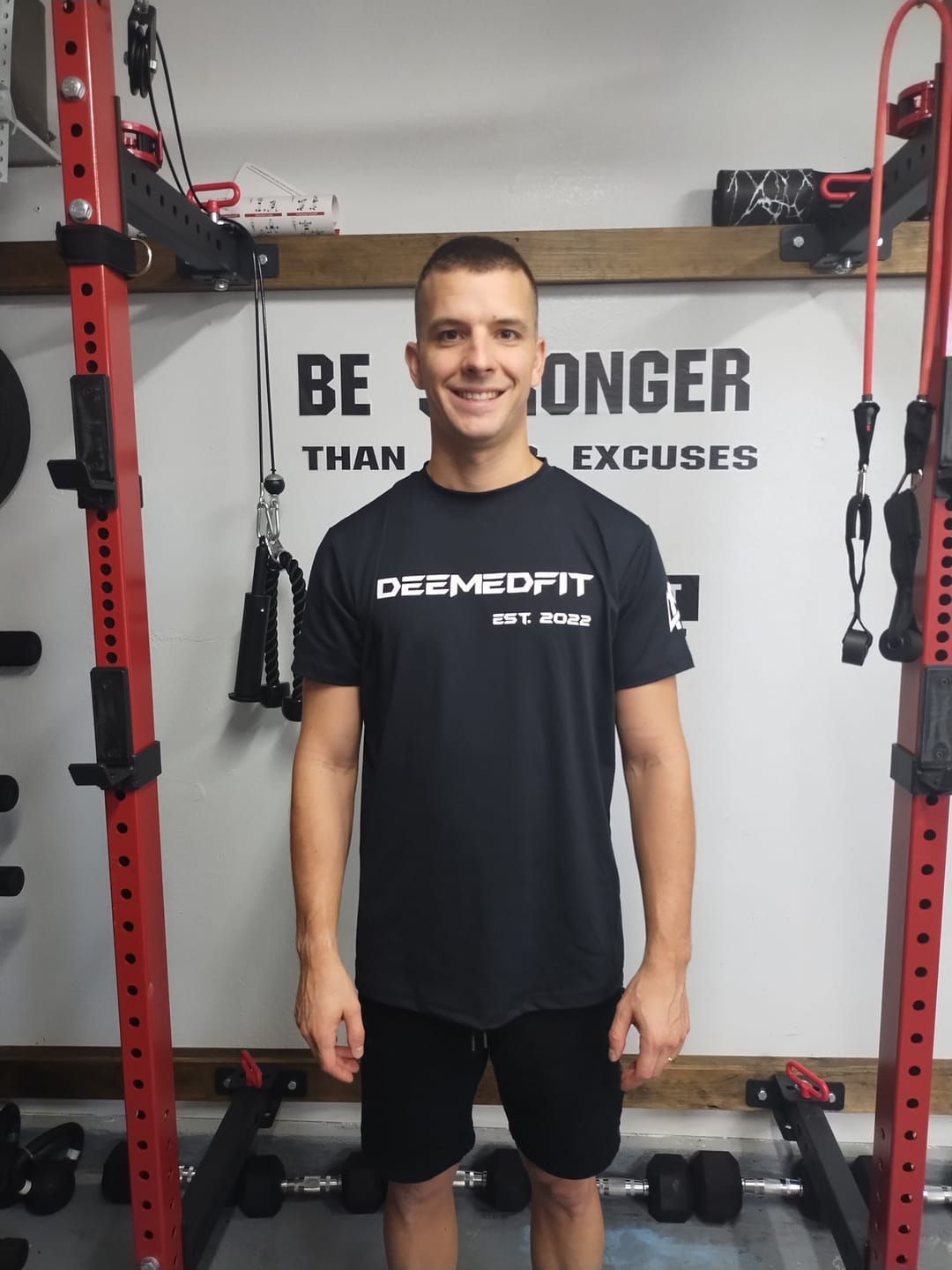 Customer photo review of Men's Gym Tee "Compellence"