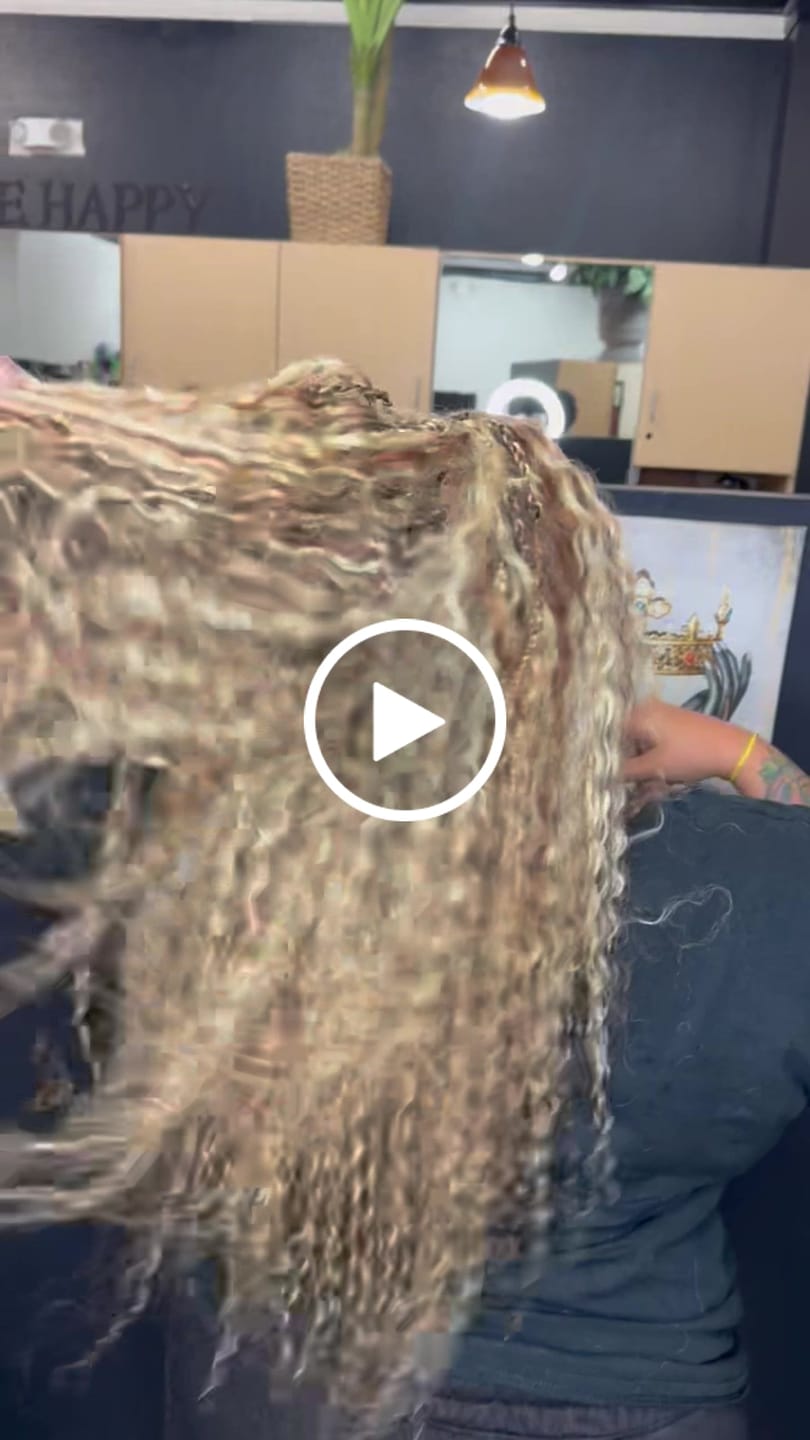 Customer video review of Multi-Color Bulk Human Braiding Hair Set Deep Wave