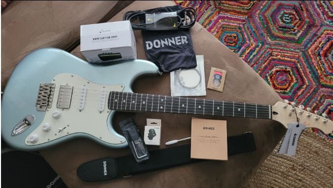 Customer photo review of Donner DST-152 Guitare électrique set débutant ST Type