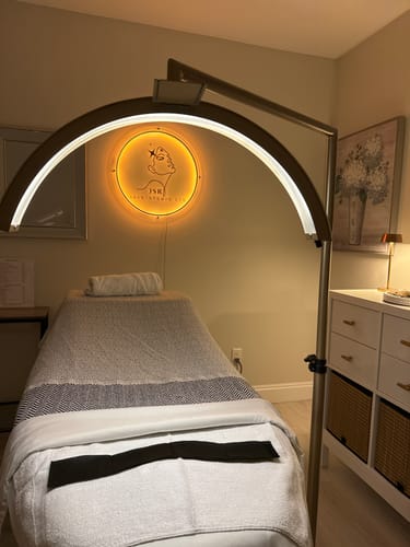 Customer photo review of CosmoGlo Original Light Bundle + Phone Clip