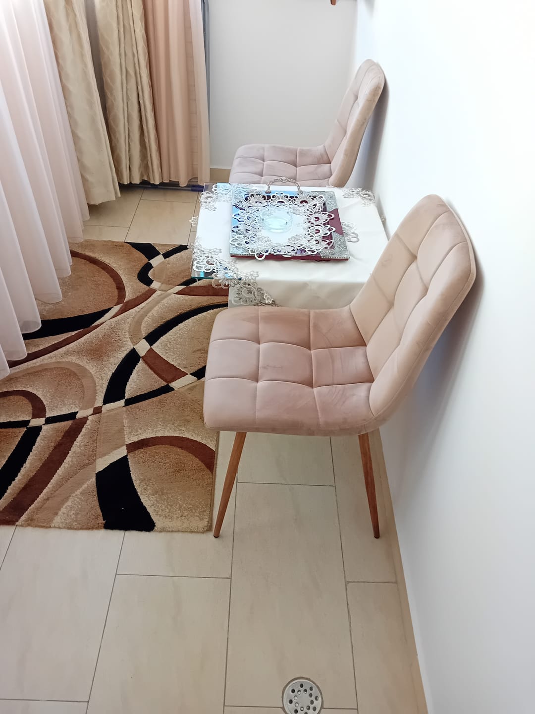 Customer photo review of Scaun MILA D, bej deschis/stejar, stofa catifelata/metal, 45x41x86 cm