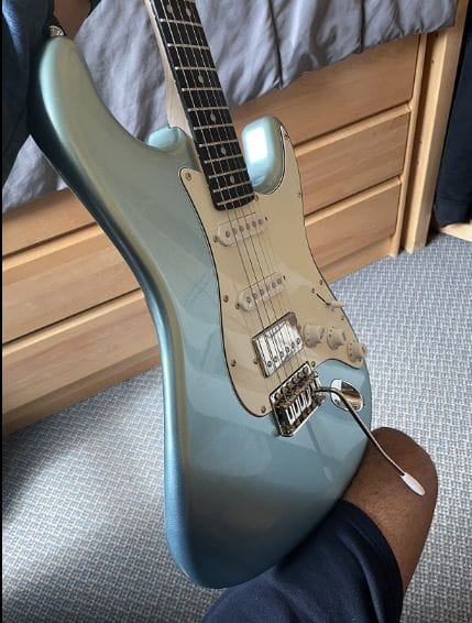 Customer photo review of Donner DST-152 Guitare électrique set débutant ST Type