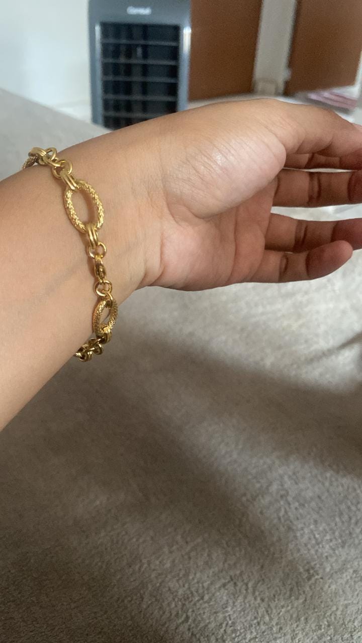 Customer photo review of Pulseira Lux Banhada em Ouro 18k