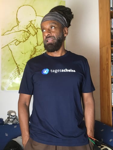 Customer photo review of ADBUSTING & GUERILLA ORGANIC SHIRT BUBEN • TAGESSCHEISS
