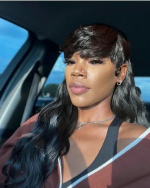 Customer photo review of Luvwin Pixie Cut Wigs Glueless Mullet Wigs With Bangs For Black Women