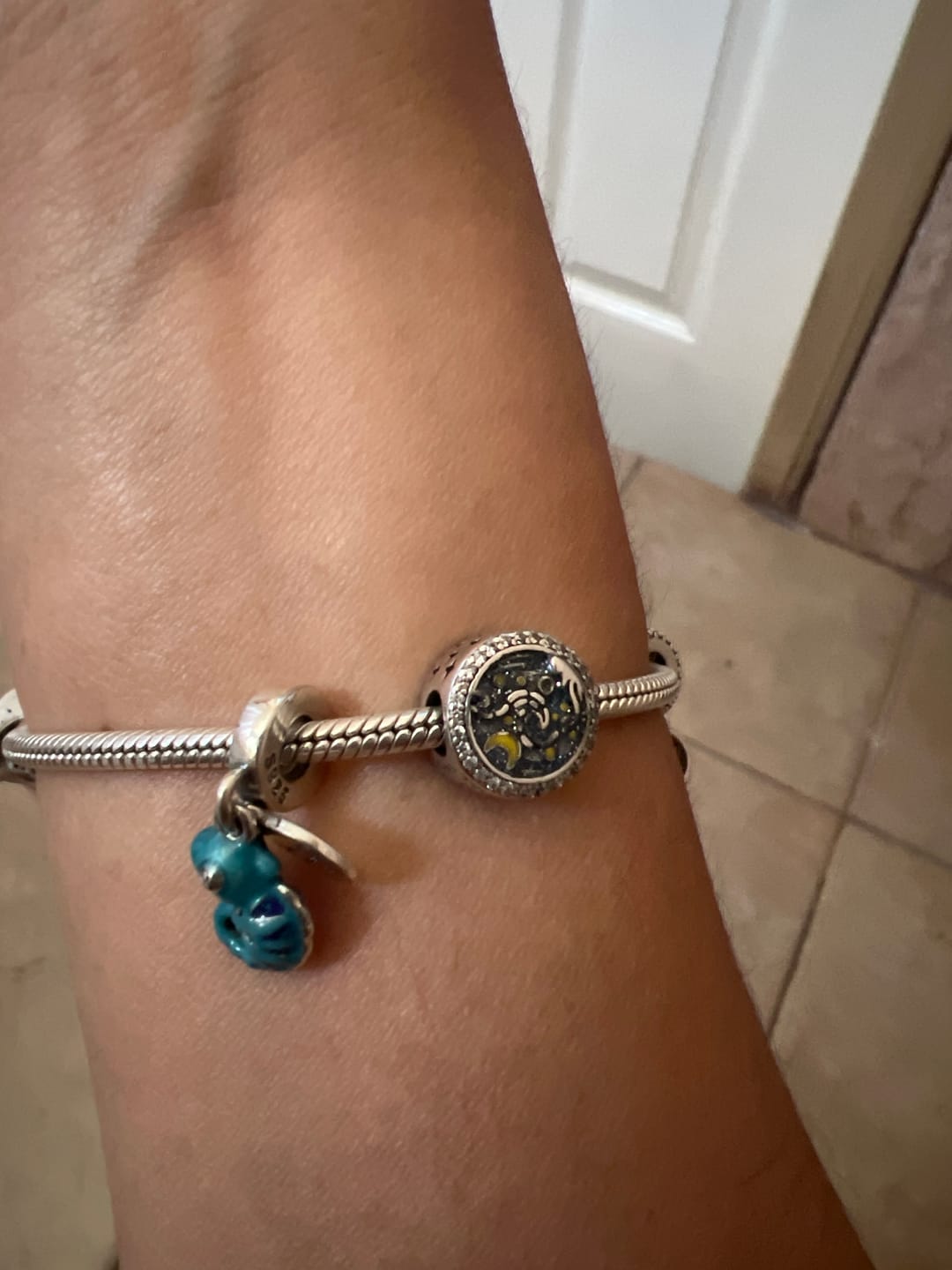 Customer photo review of Charm Noche Estrellada de Van Gogh