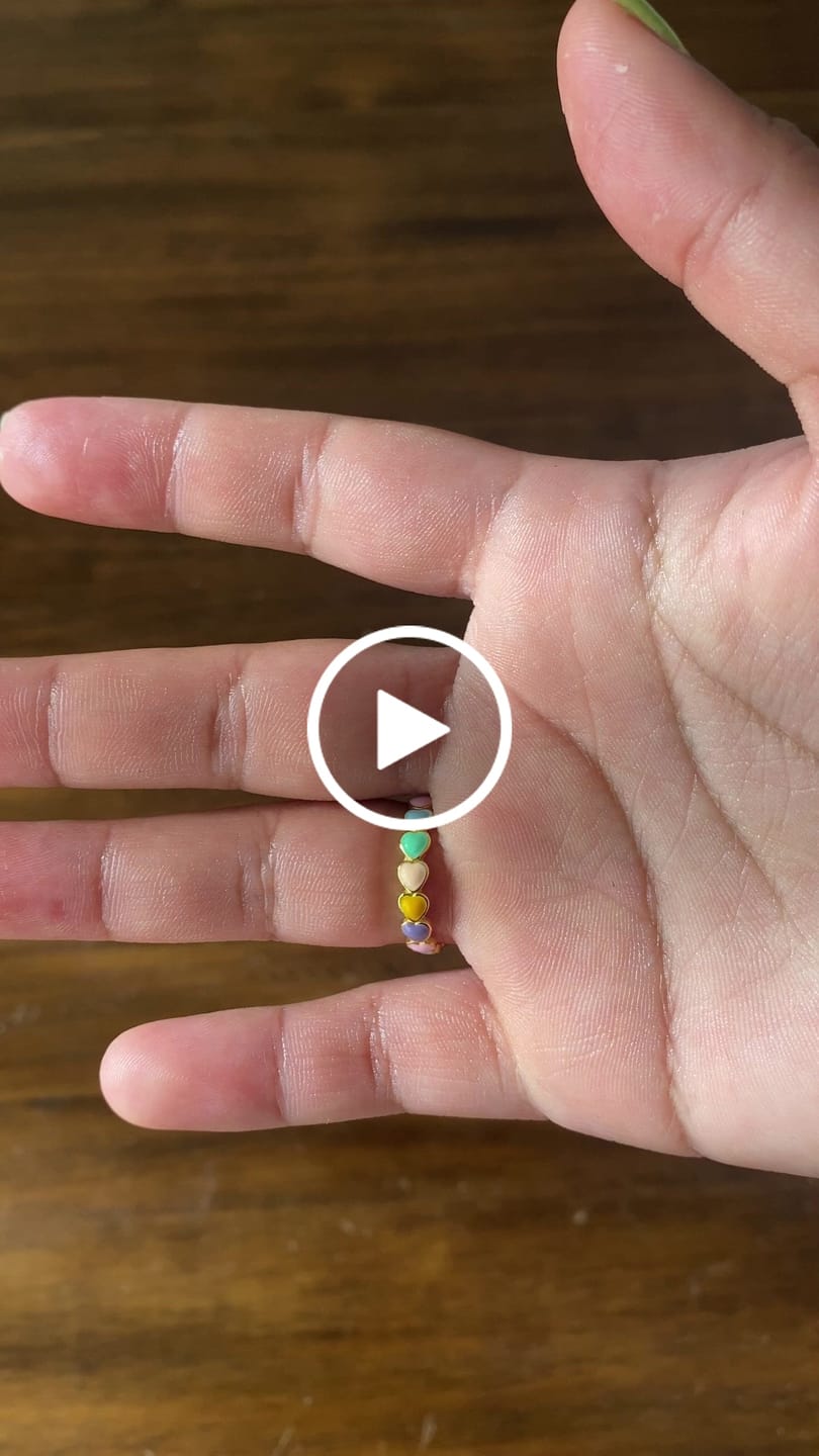Customer video review of Anillo Colorful Hearts