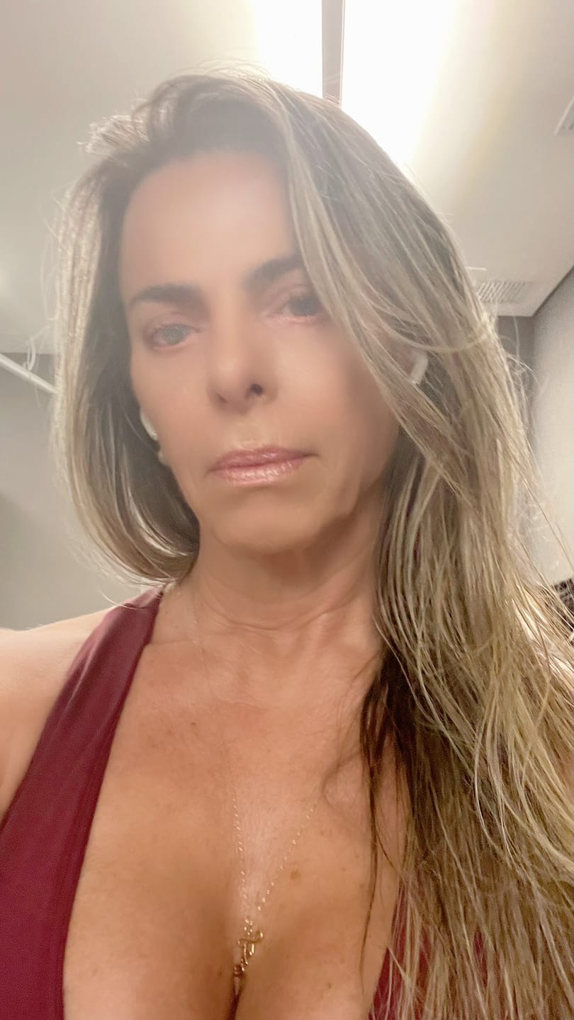 Customer photo review of BROW DEFINITION | MÁSCARA PARA SOBRANCELHAS DARK BROWN